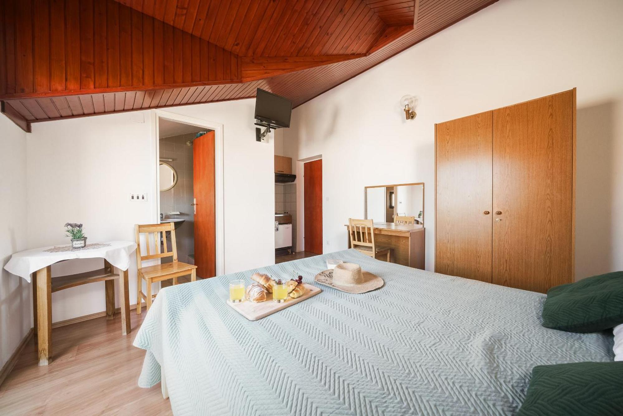 Apartment And Rooms Mrkovic Водице Екстер'єр фото